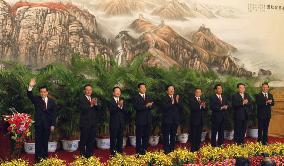 (2)Hu replaces Jiang as Chinese Communist Party chief